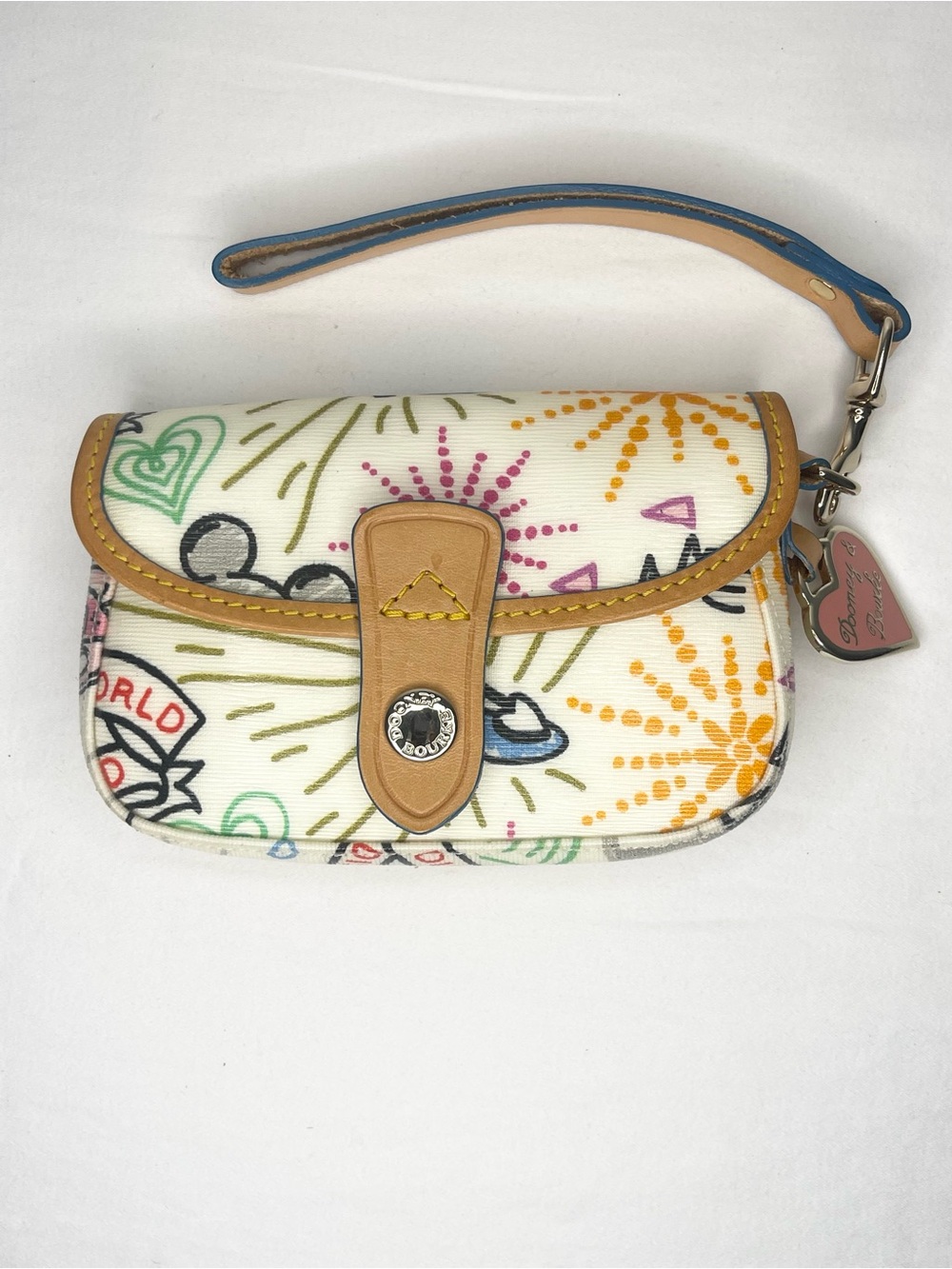 Dooney & Bourke Disney Parks Sketch Flap
Wristlet Canvas Leather - Excellent!